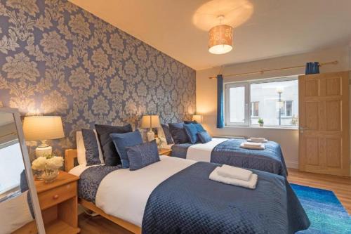 Galway City Centre Apartment | Town Square Townhouse - Best Location in Galway