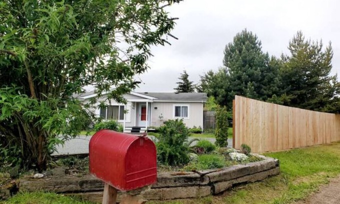 Port Angeles House | Towne & Country Living: Agnew Mountain View