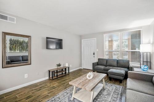 Houston Apartment | Towne Plaza Apartments #104 in the Galleria Area