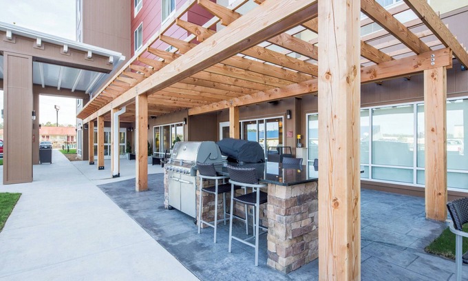 Cleveland Hotel | TownePlace Suites by Marriott Cleveland
