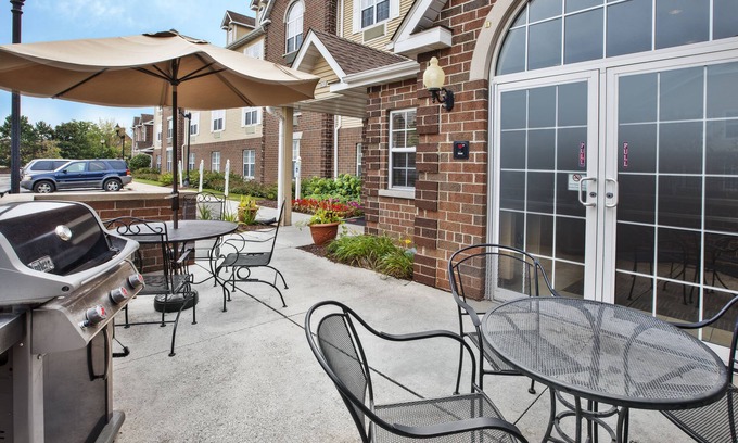 Brookfield Hotel | Towneplace Suites By Marriott Brookfield