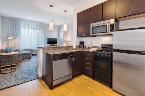 Donelson Hotel | TownePlace Suites by Marriott Nashville Airport