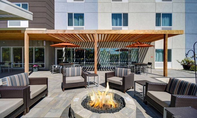 Wyoming Hotel | TownePlace Suites by Marriott Grand Rapids Wyoming