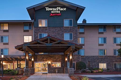 Terry Sanford Hotel | TownePlace Suites Fayetteville Cross Creek