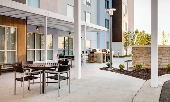 Waldron Hotel | Towneplace Suites Kansas City Airport