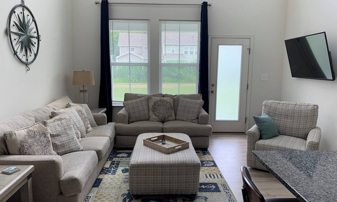 Millville House | Townhome in Bishop's Landing 10 min from beach