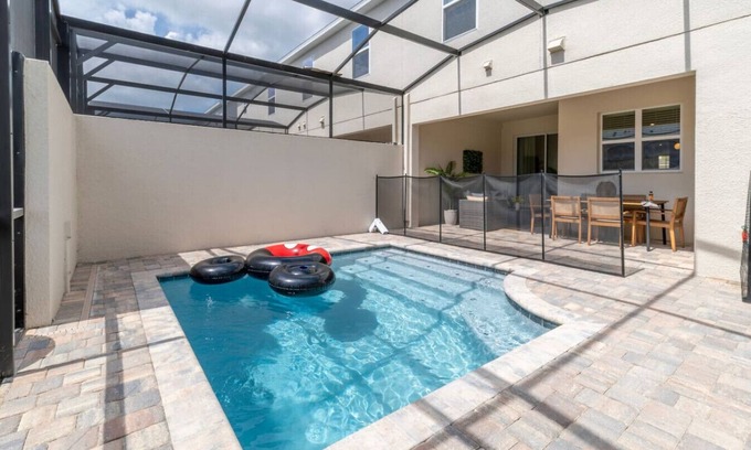 Florida Central Atlantic Coast Apartment | Townhome in Kissimmee with pool and pets allowed