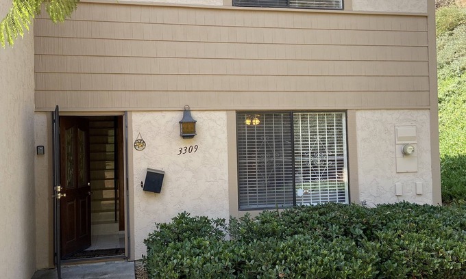 Lincoln Acres House | Townhouse 3BR for 6, Pool, SPA, Tenis Walk to Plaza Bonita Mall 15Min Downtown