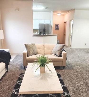Grand Prairie House | Townhouse near AT&T stadium, Six Flags & Epic Waterpark