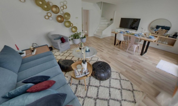 Roissy-en-Brie House | Townhouse-sleeps 6-20 minutes from Disneyland