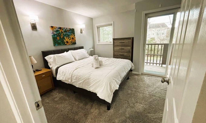 Essex Junction Condo | Townhouse Walking Distance To Expo Center!