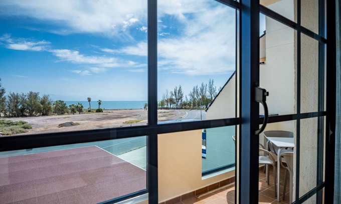 Pajara House | townhouse with sea views and 1 minute from the beach