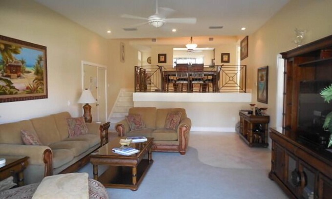 Siesta Key Condo | Townhouse with Garage - Across from Siesta Key Beach!
