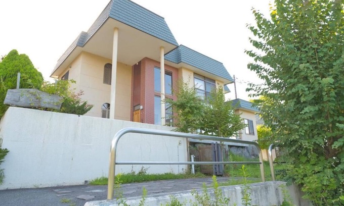 Toyako House | Toya Blue