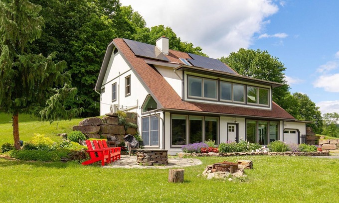 Saugerties House | Toymaker Farmhouse: Bright Private Oasis in Saugerties w/ Fishing Pond
