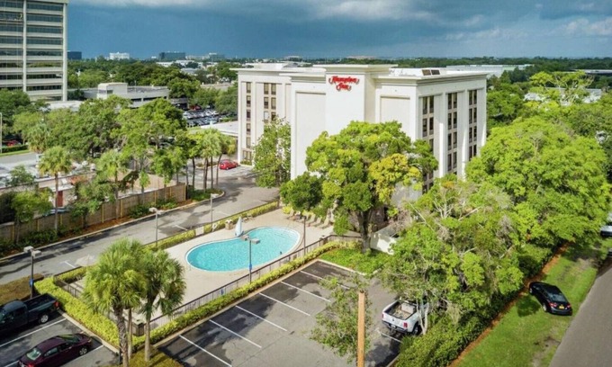 Westshore House | TPA airport hotel with free shuttle