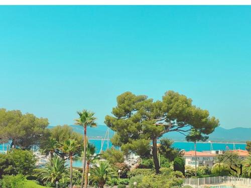 Ampuis Apartment | Très bel Appartement Le Santa Lucia à SAINT-RAPAËL - Confort, Climatisation et Vue mer !