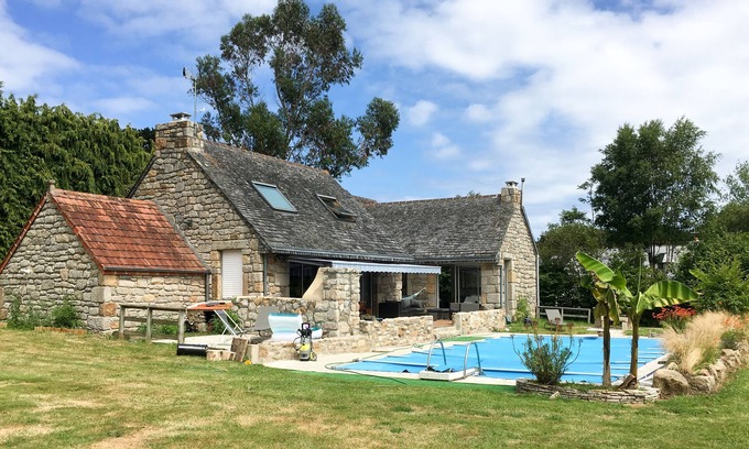 Tregastel House | Très Belle Propriété Avec Piscine et Jacuzzi à 200m de la mer