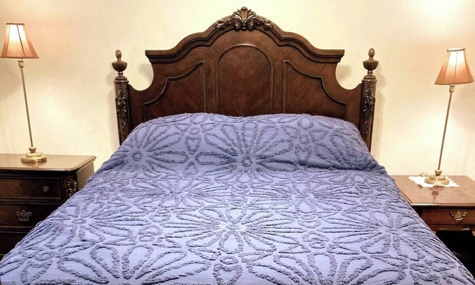 Forest Hills Apartment | Traditional decor, Off St Parking, Near CMU, Pitt, DT US OPEN