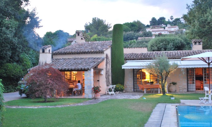 La Colle-sur-Loup House | Traditional Provencal farmhouse in the heart of nature