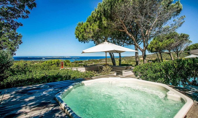 Bonifacio House | Traditional house with pool close to the beach
