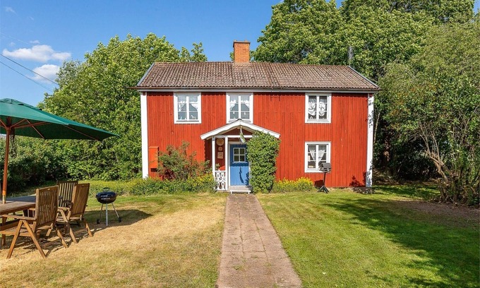 Hogsby House | Traditional red Swedish house in Småland - enjoy peace & nature