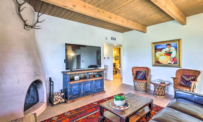 Northeast Santa Fe Condo | Traditional-Style Adobe Casita - Walk to Dtwn