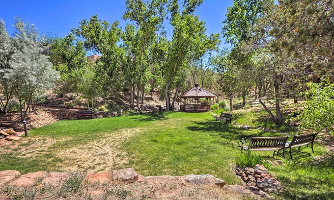 Santa Fe Apartment | Traditional-style Adobe Casita - Walk to Dtwn