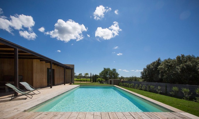 Argilliers Villa | traduit en anglais