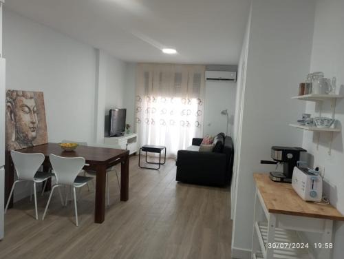 Adra Apartment | Trafalgar Royal