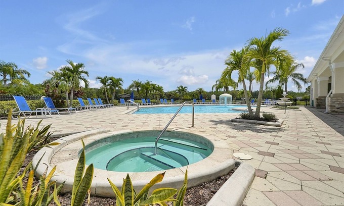 Trafalgar Village House | Trafalgar Villa Close 2 Disney-Game Room-Private Pool/Spa
