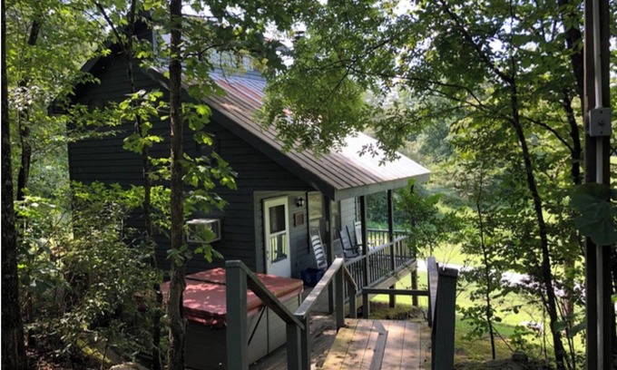 Townsend Cabin | Trail's End Cabin at Country Manor Acres