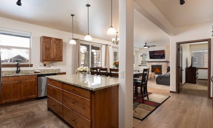Winter Park Condo | Trailhead 211 shared hot tub
