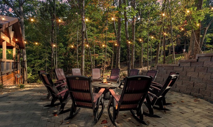 Morganton Cabin | Trails End Lodge Spacious 5-bedroom cabin in tranquil Morganton with AC, WiFi