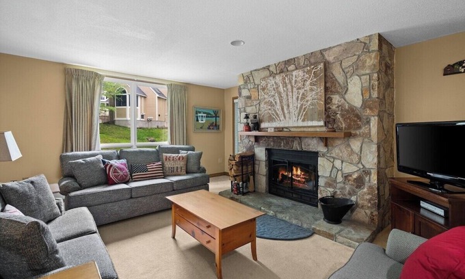 West Dover Condo | Trailside Tranquility | Slope-Side at Mount Snow