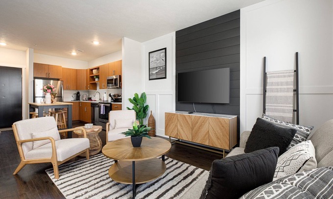 Traverse City Apartment | Trailside45 Modern Getaway – Traverse City