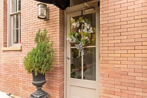 Natchez Apartment | Train Depot - 2 Bed, 1 & Half Bath, Heart of Downtown, Washer & Dryer