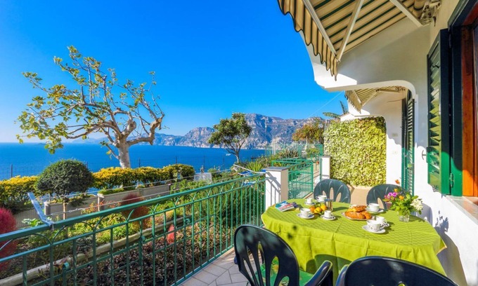 Praiano Apartment | Tramonto Praiano centre village