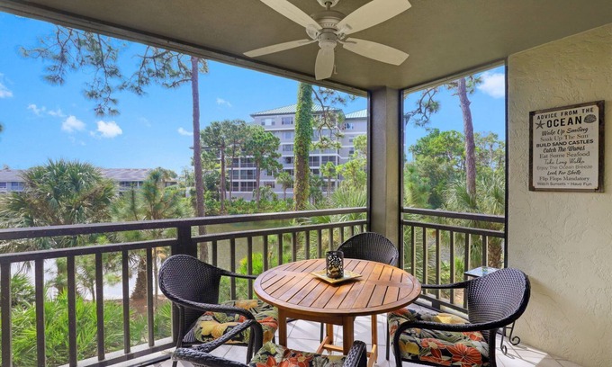 Bonita Bay Condo | 🌿Tranquil 2/2 Seasonal Getaway with Lake Views in Wild Pines in Bonita Bay! 🌊"