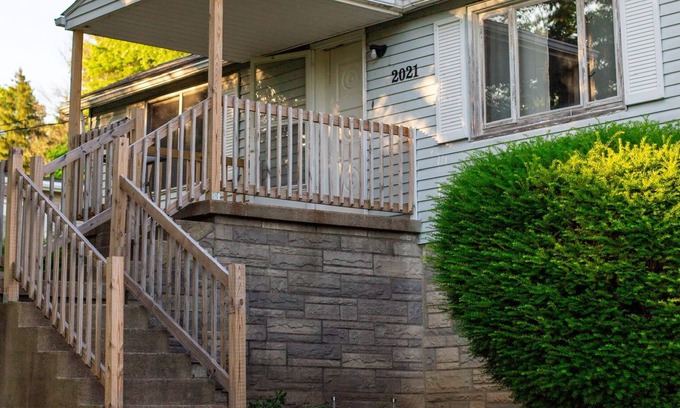 South Connellsville House | Tranquil 2-bedroom house with WiFi in Connellsville