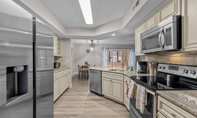 Northwest Raleigh House | Tranquil 2-bedroom townhome in Raleigh. Close to shopping and restaurants.
