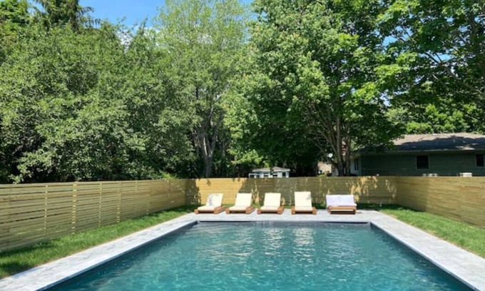Cutchogue House | Tranquil 5 Br North Fork Retreat With Pool And Huge Yard, Walk To Beach