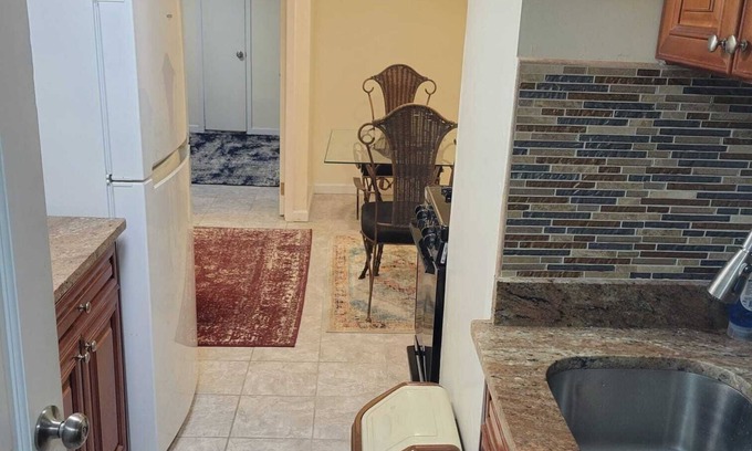 Queens House | Tranquil and Peaceful Location in the heart of Queens!