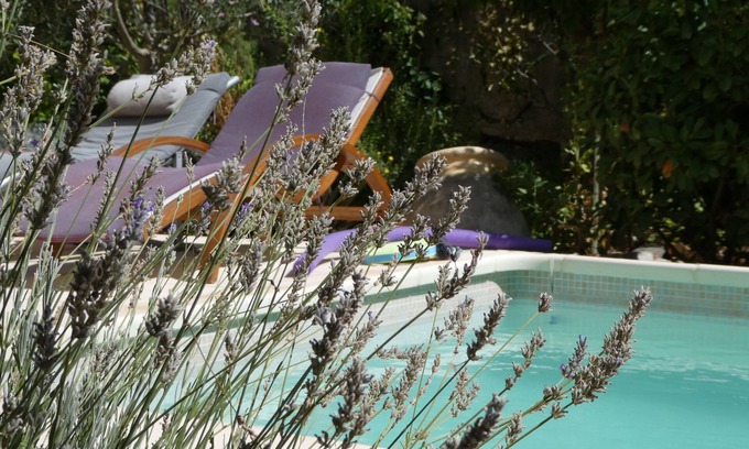 Causses-et-Veyran Apartment | Tranquil apartment with pool and beautiful garden