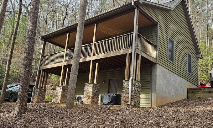 Cleveland Cabin | Tranquil Cabin in the Blue Ridge Foothills - Outdoor Lovers Paradise!