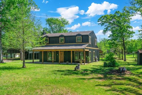 Greenville House | Tranquil Country Escape 4 Bedrooms Pond Firepit
