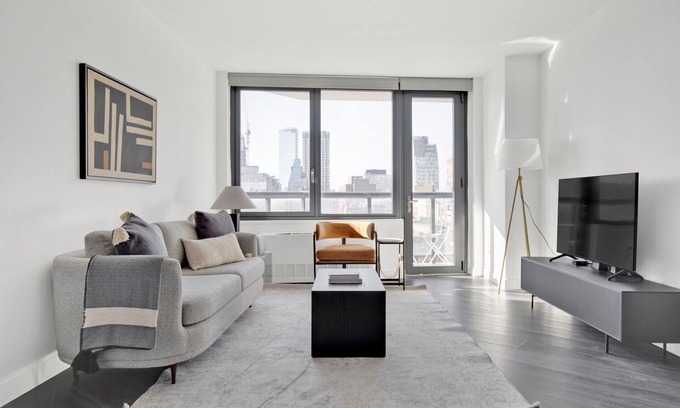 East Village Apartment | Tranquil East Village 1BR Gym, Garden + Doorman, by Blueground