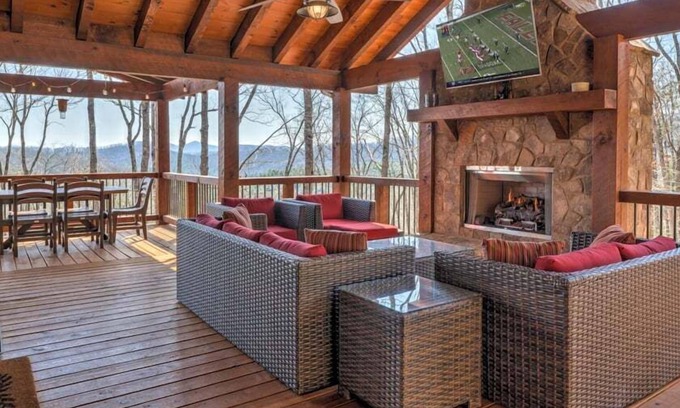 Raccoon Ridge Cabin | Tranquil Escape of Blue Ridge - Mountain Views | Hot Tub | Outdoor Fireplace with TV