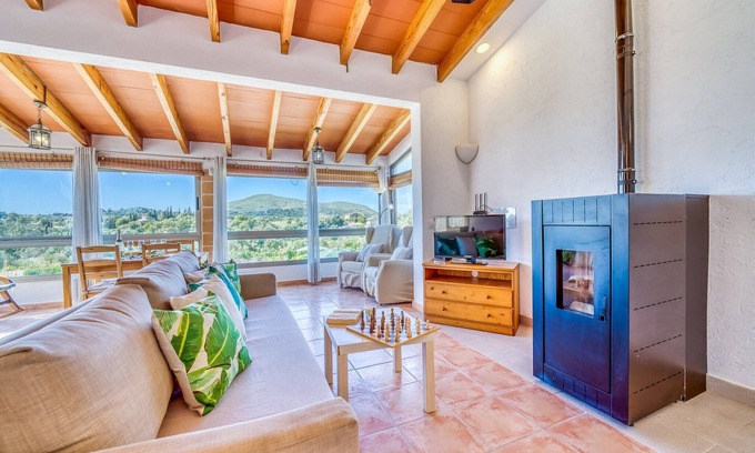 Arta House | Tranquil Finca with Mountains