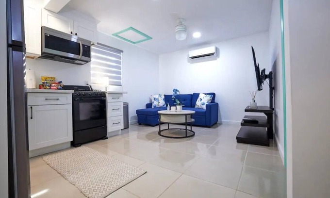 Nassau Cottage | Tranquil Haven: The Grey Cottage